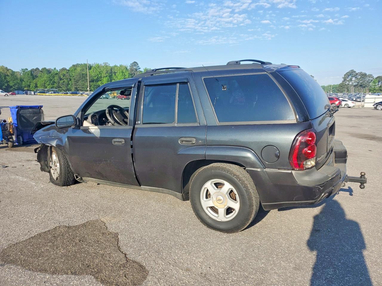 2003 Chevrolet Trailblazer - Image 2