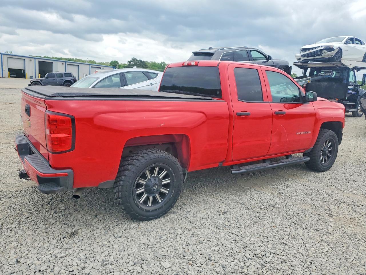 2017 Chevrolet Silverado C1500 Custom - Фото 3