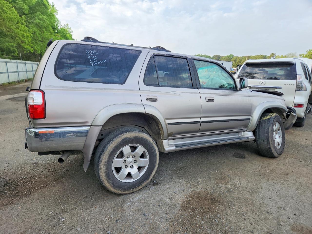 2001 Toyota 4Runner Sr5 - Фото 3