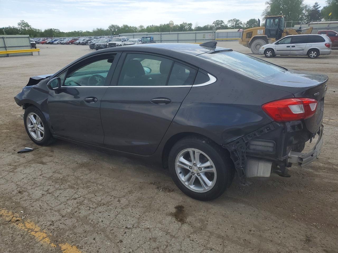 2016 Chevrolet Cruze Lt - Image 2