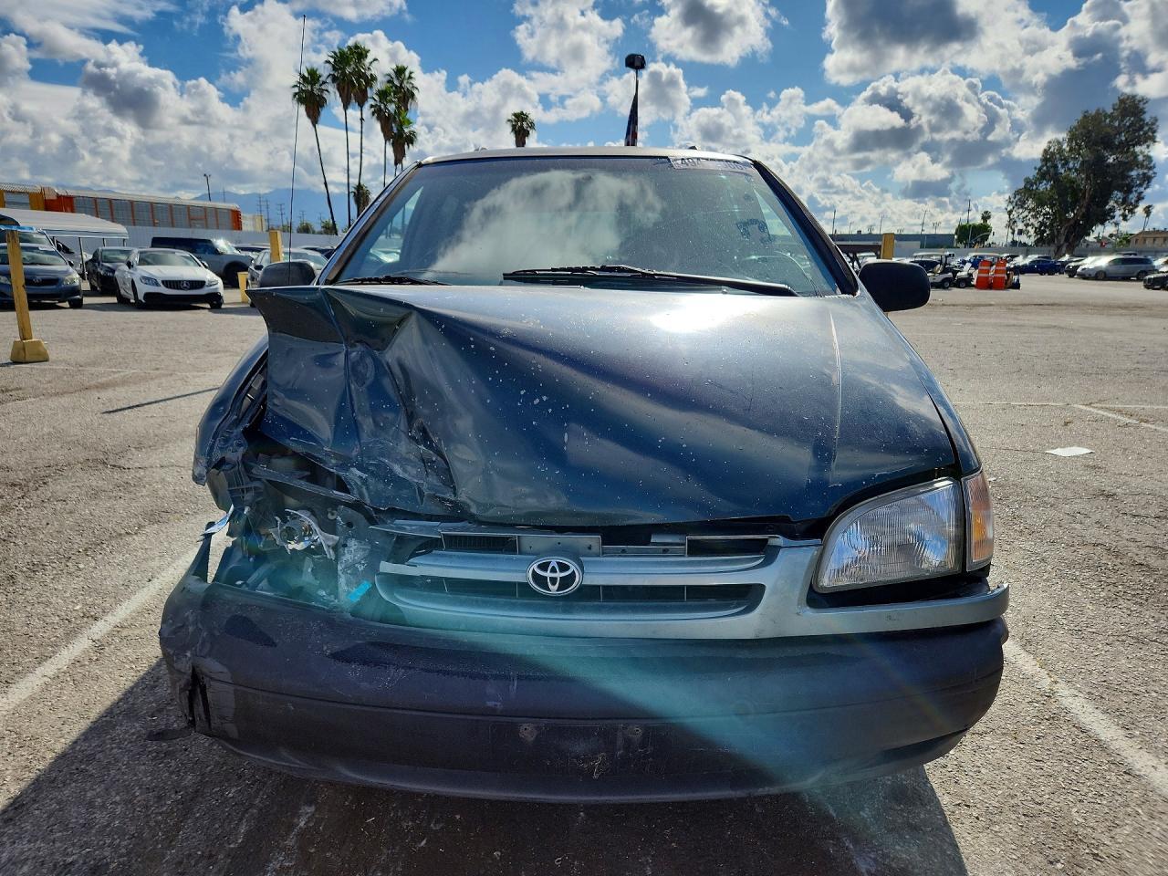 2000 Toyota Sienna Le - Фото 5