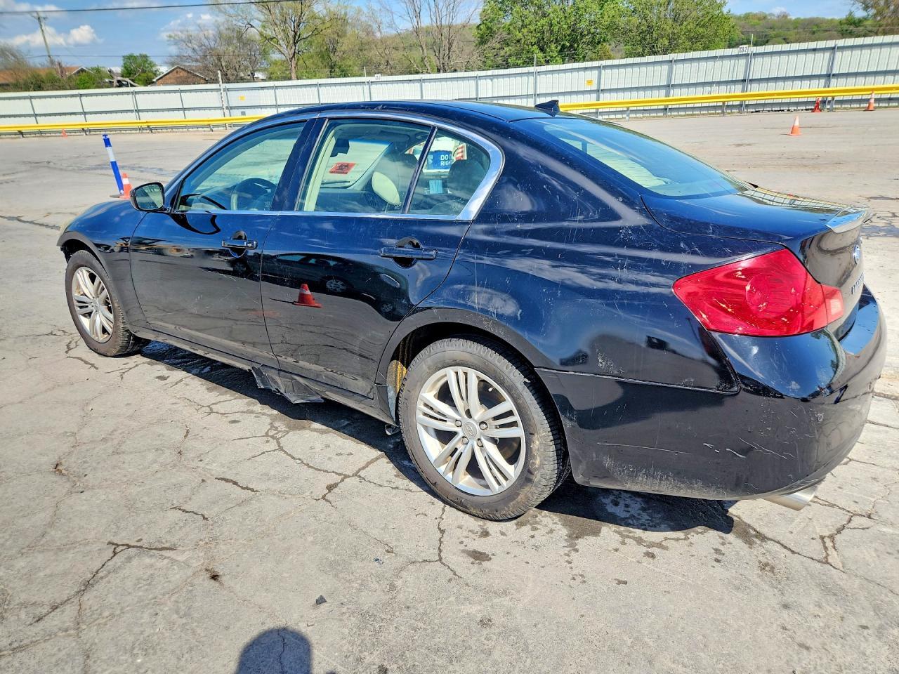 2012 Infiniti G37 Sedan X - Фото 2