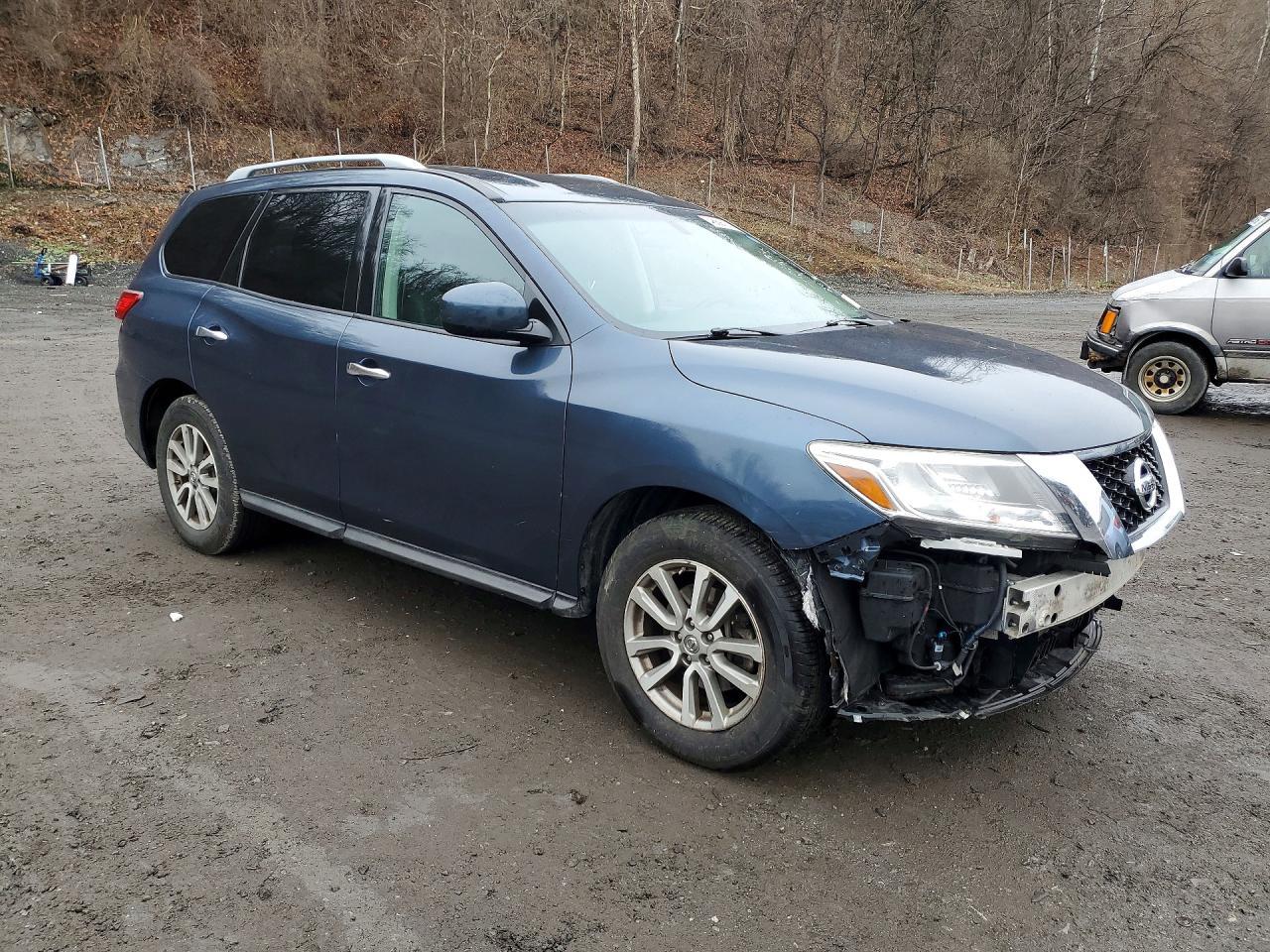 2016 Nissan Pathfinder S - Image 4