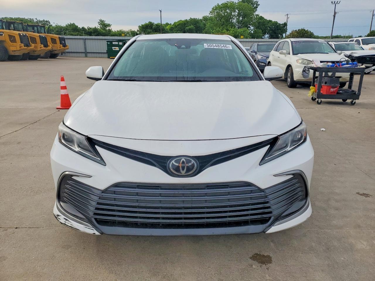 2022 Toyota Camry Le - Фото 5