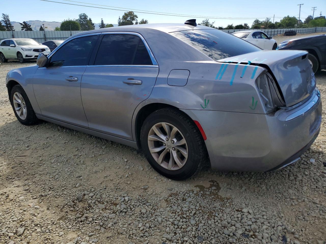 2016 Chrysler 300 Limited - Фото 2