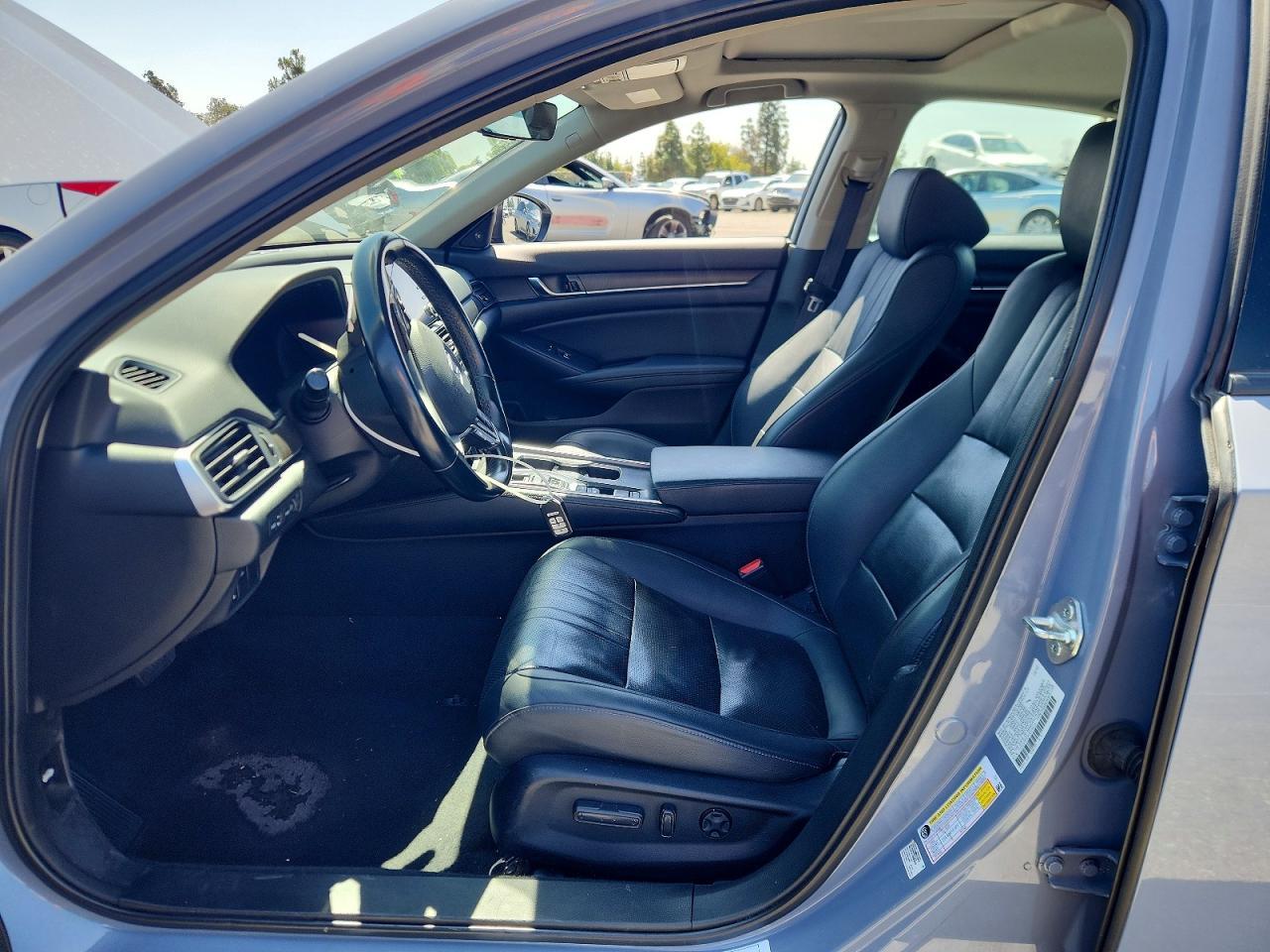 2022 Honda Accord Touring Hybrid - Image 7