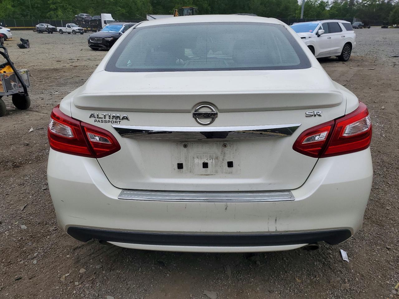 2016 Nissan Altima 2.5 Sr - Image 6