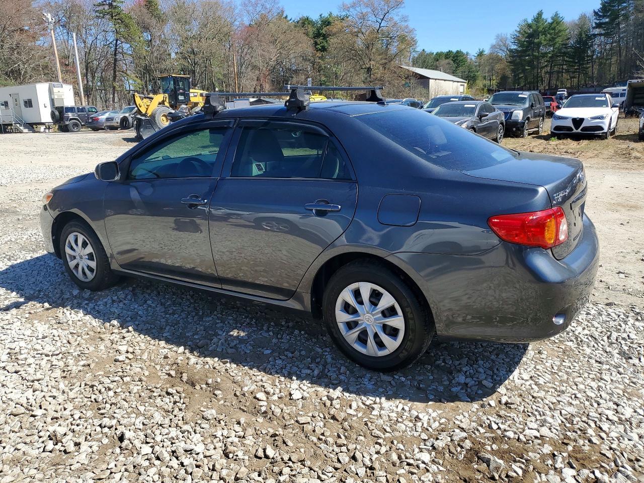 2009 Toyota Corolla Le - Image 2