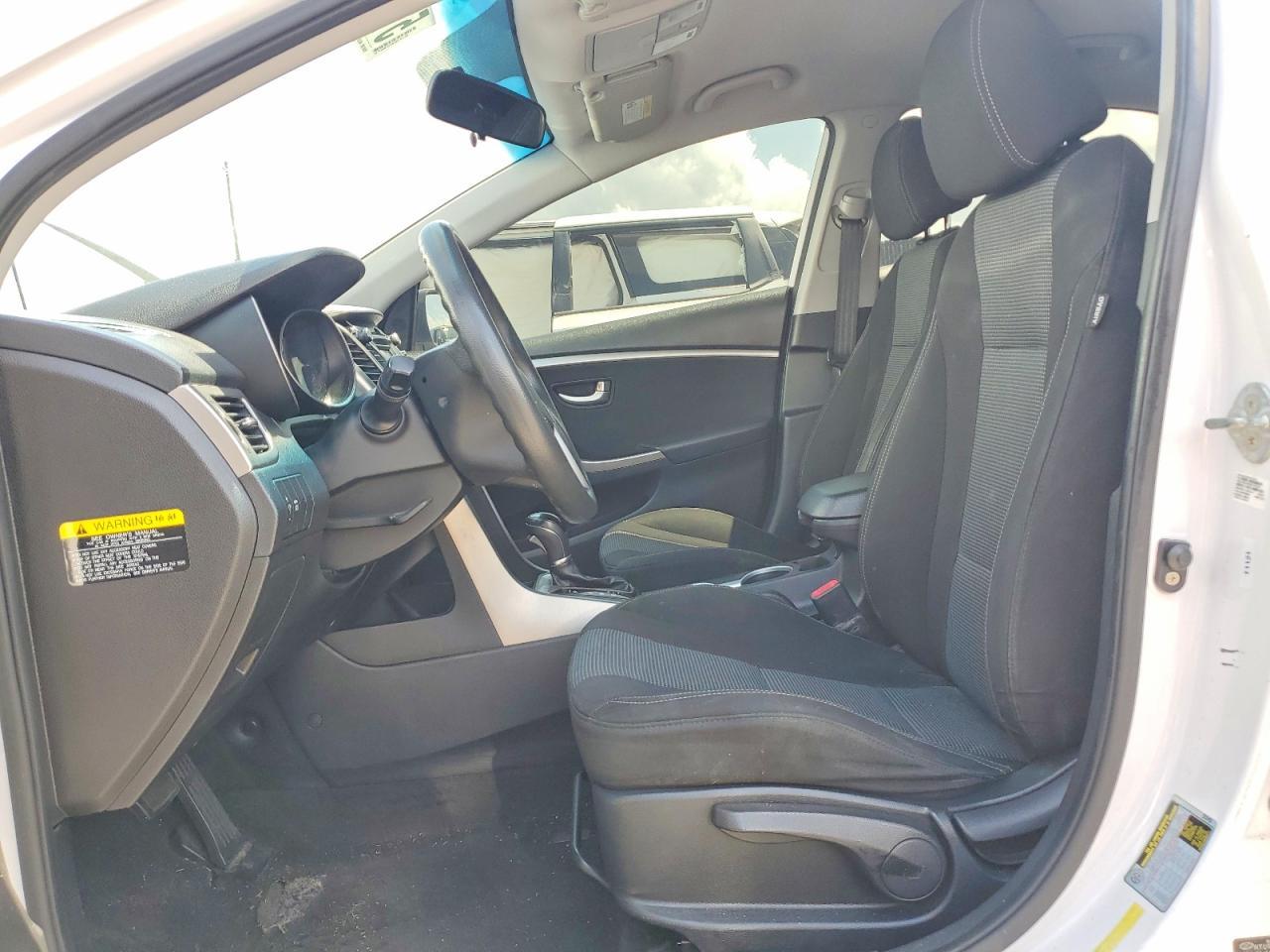 2016 Hyundai Elantra Gt Base - Image 7