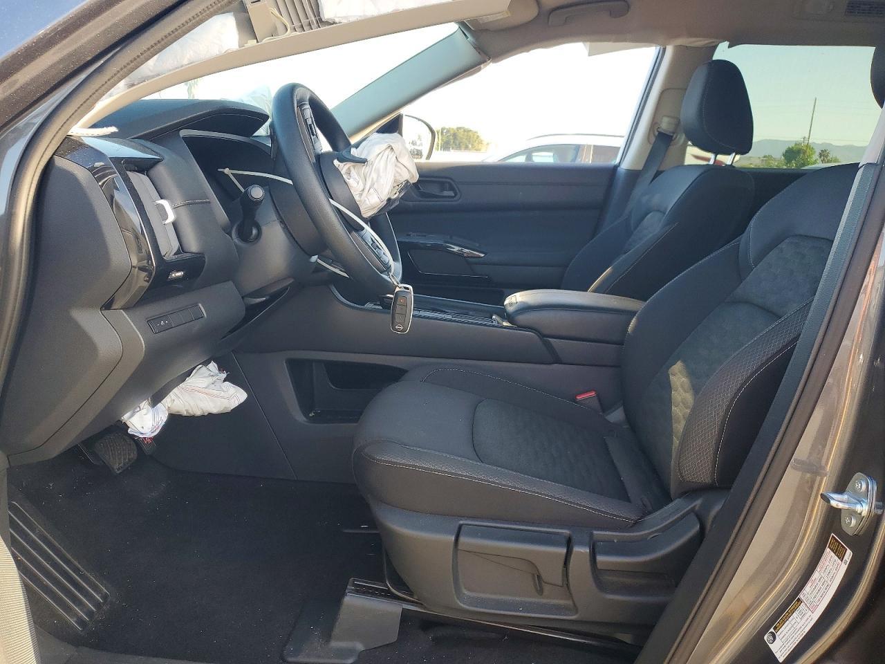 2025 Nissan Pathfinder S - Image 7