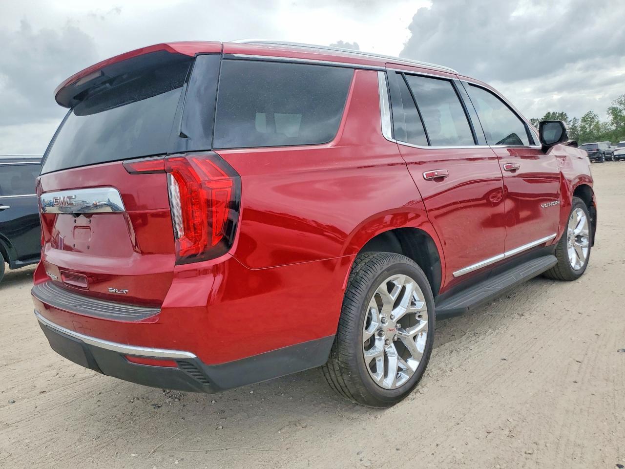 2022 GMC Yukon Slt - Image 3