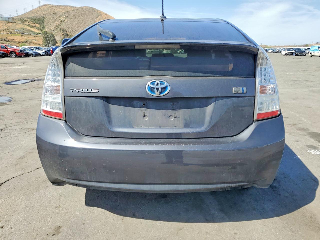 2011 Toyota Prius Two - Фото 6