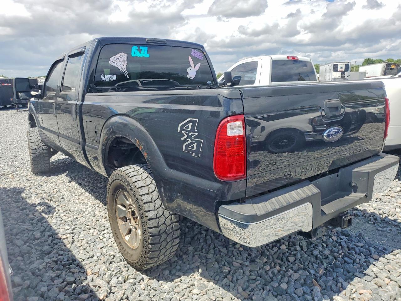 2015 Ford F350 Super Duty - Фото 2
