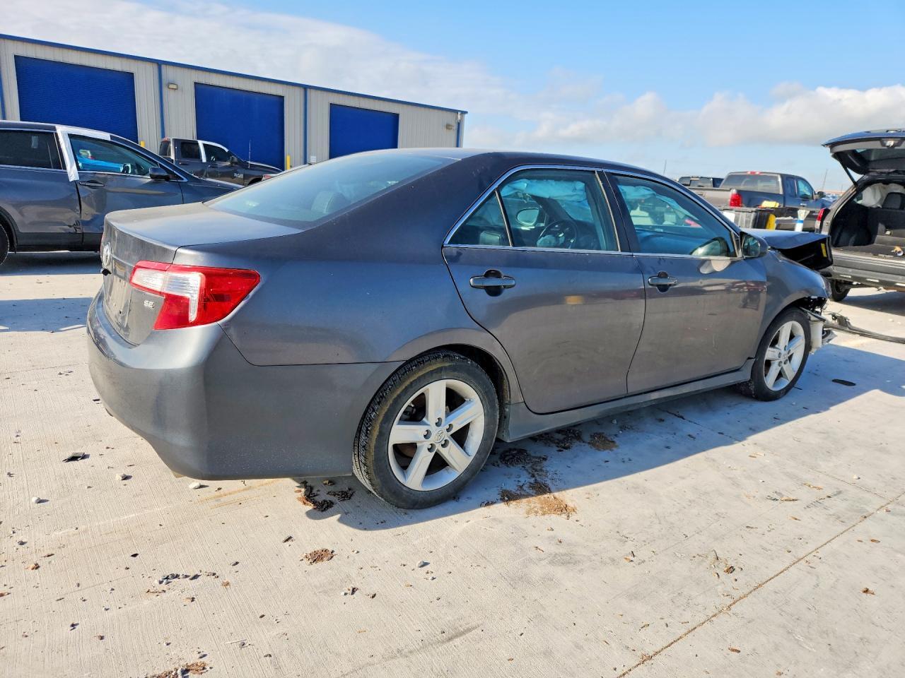 2013 Toyota Camry Se - Image 3