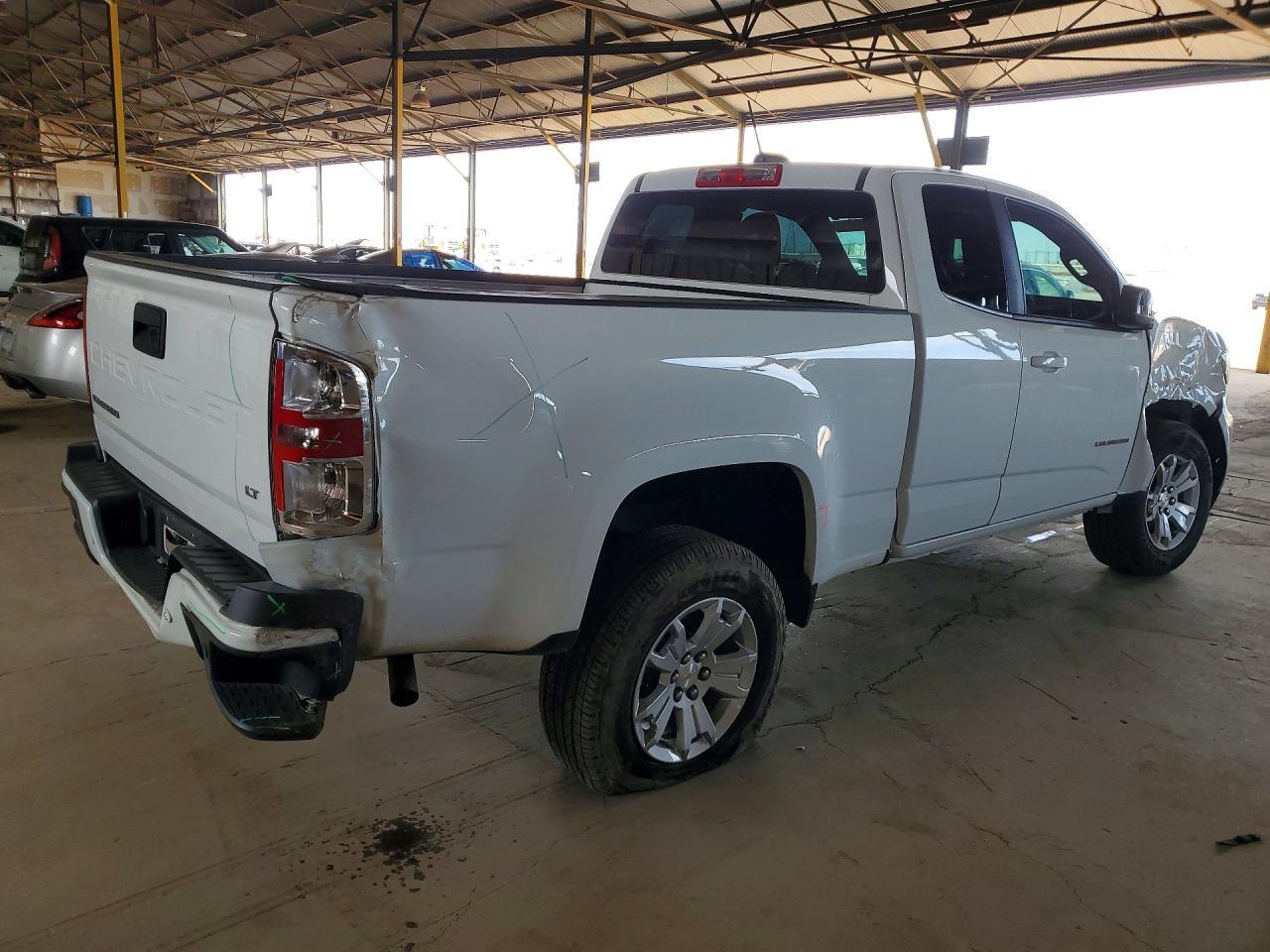 2022 Chevrolet Colorado - Image 3