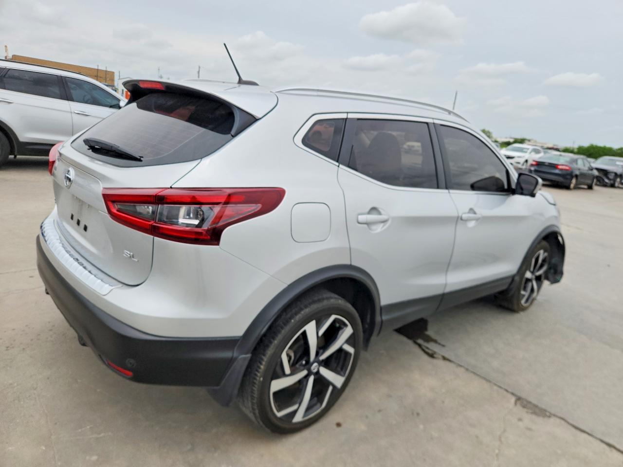2020 Nissan Rogue Sport Sl - Image 3