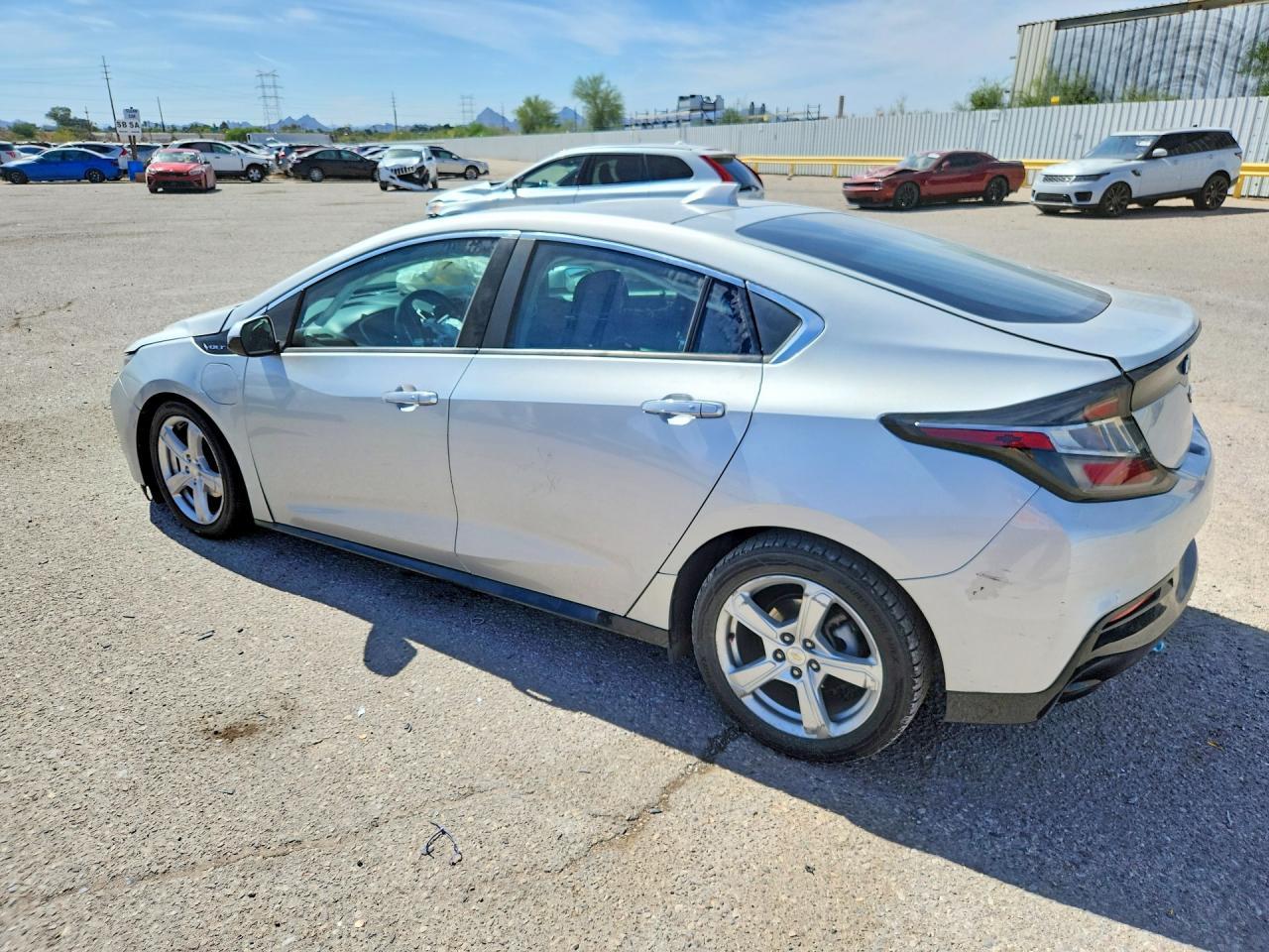 2017 Chevrolet Volt Lt - Image 2