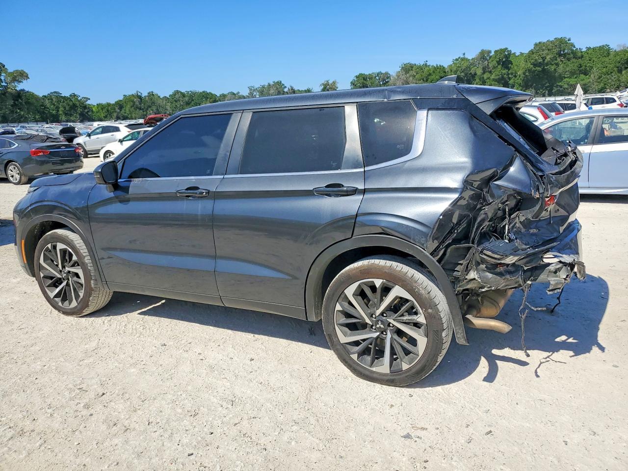 2024 Mitsubishi Outlander Se - Фото 2