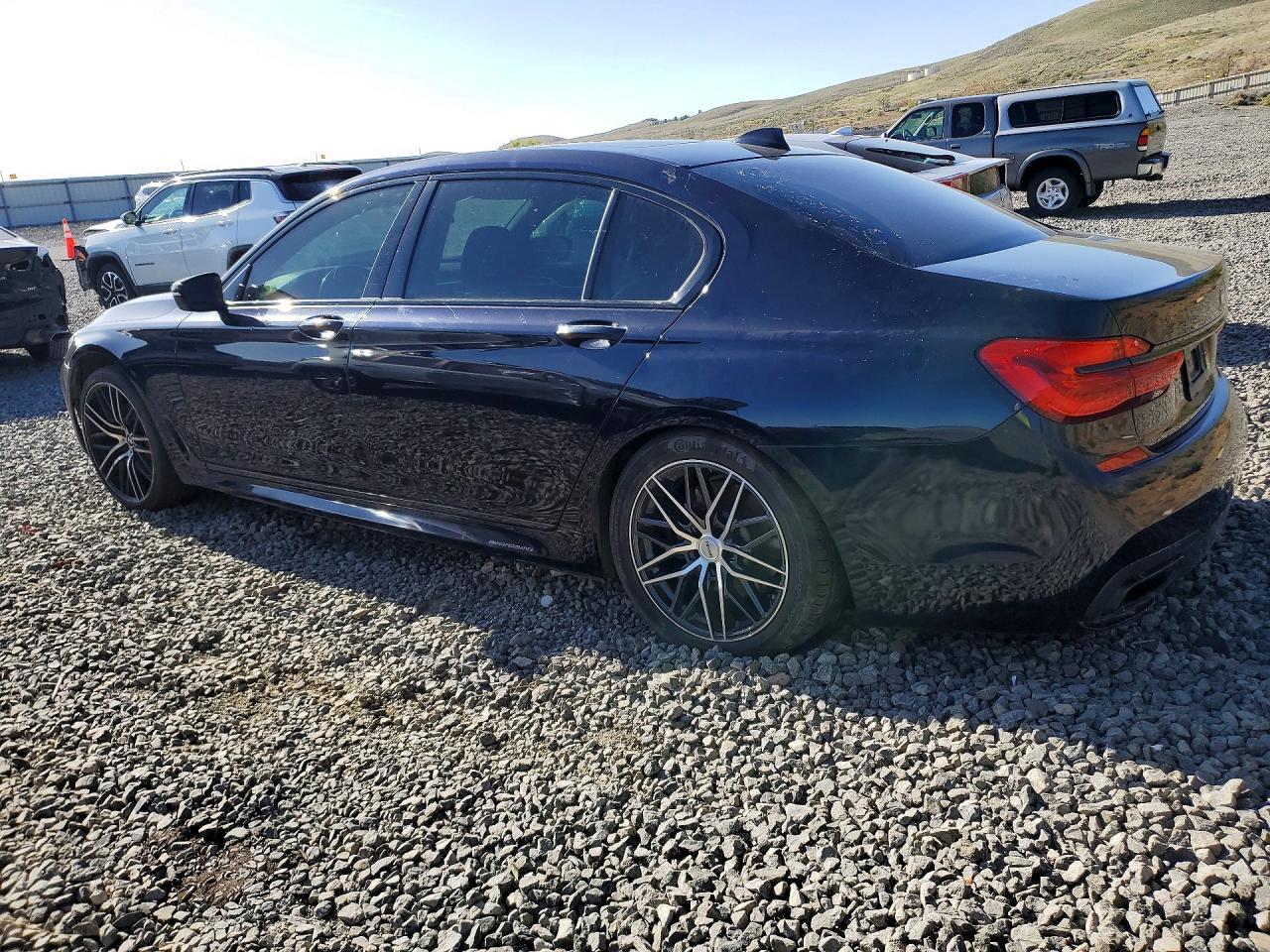 2017 BMW 750 I - Image 2