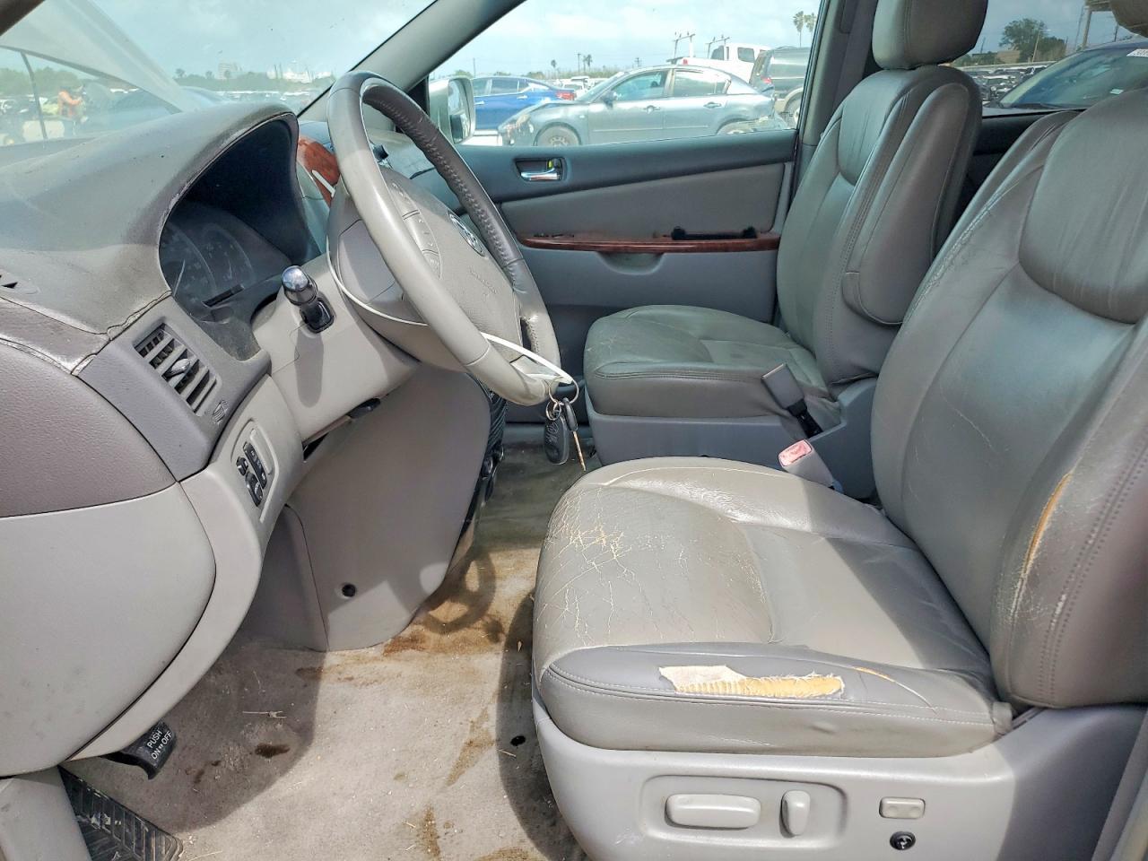 2005 Toyota Sienna Xle - Image 7