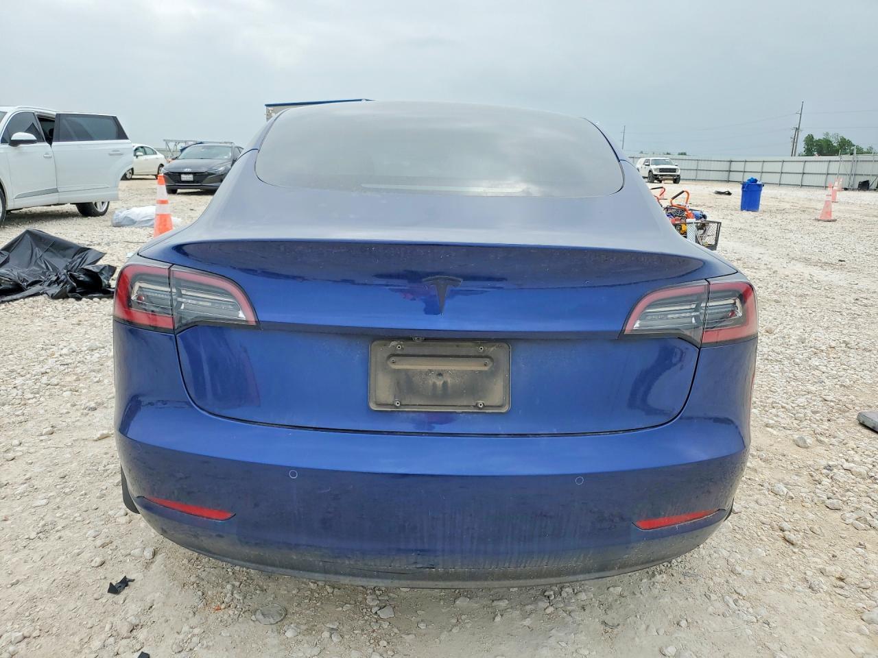 2022 Tesla Model 3 - Image 6