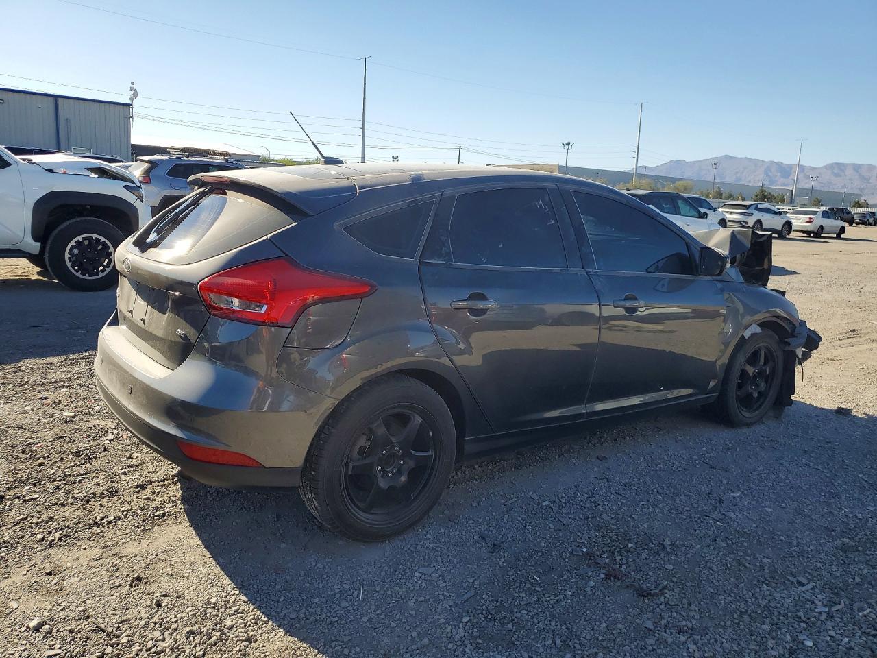 2016 Ford Focus Se - Image 5