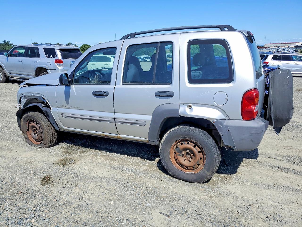 2002 Jeep Liberty Sport - Фото 2