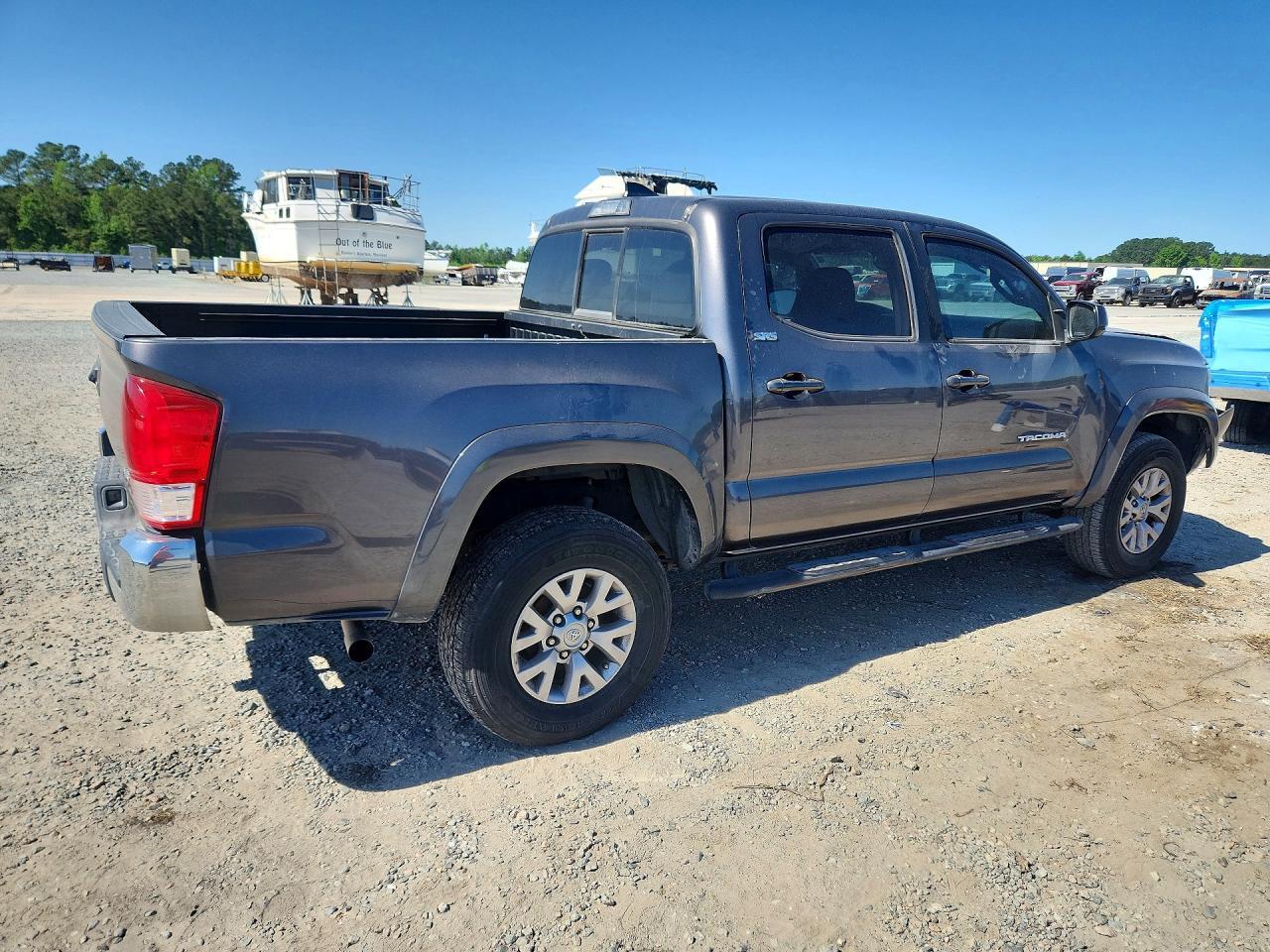 2017 Toyota Tacoma Sr5 V6 - Image 3