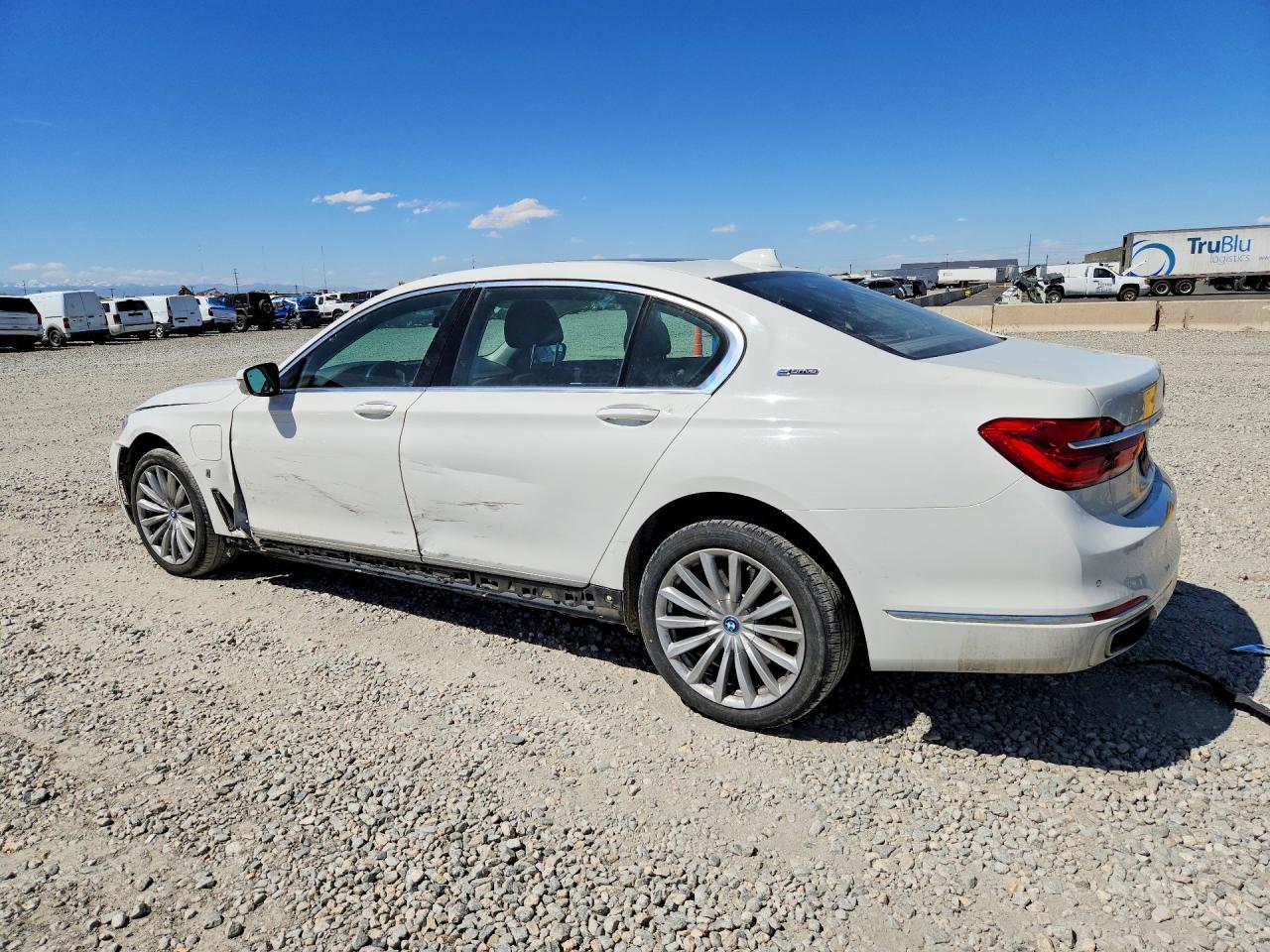 2018 BMW 740 Xe - Фото 2