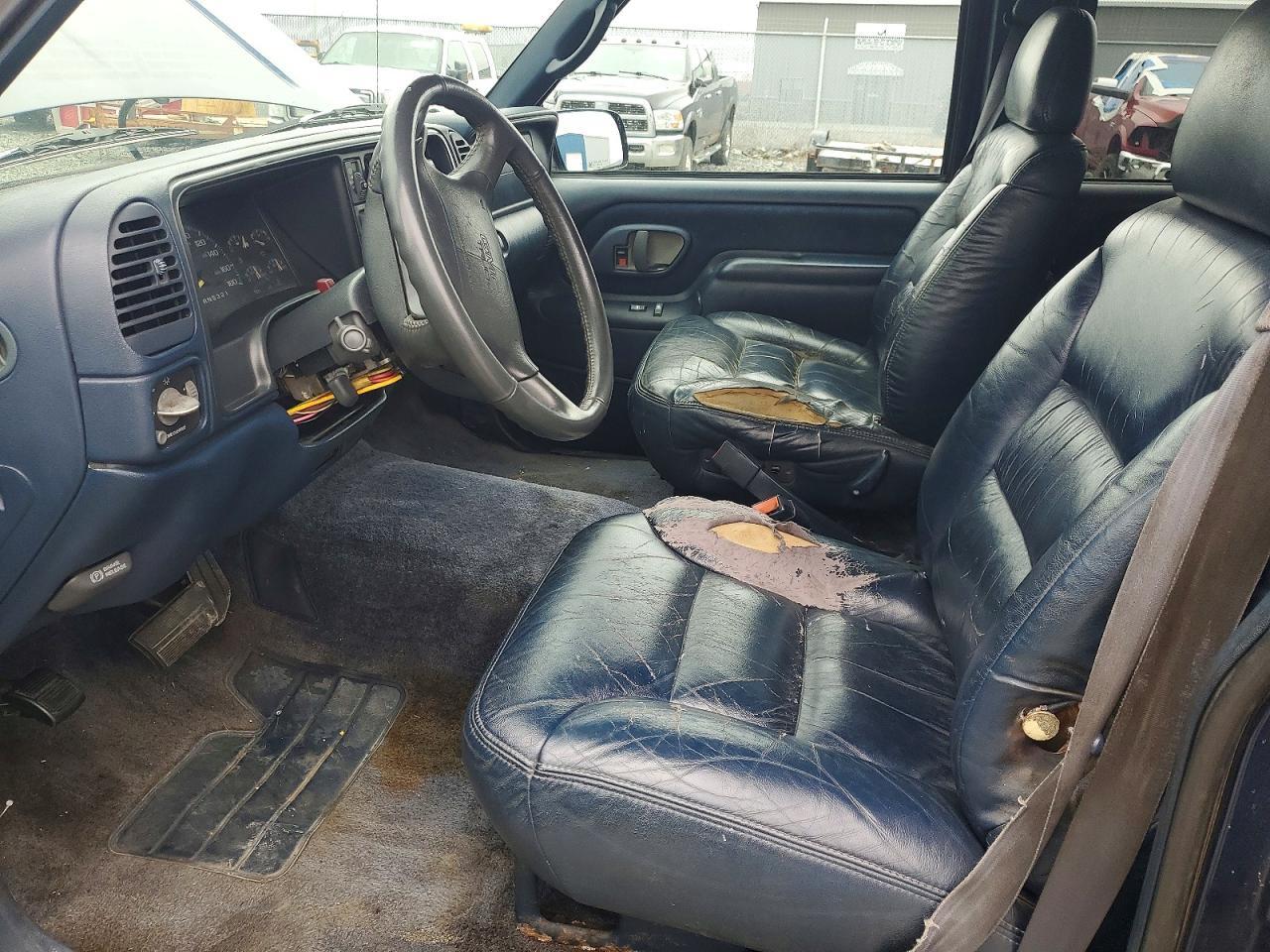 1997 GMC Suburban K1500 - Image 7