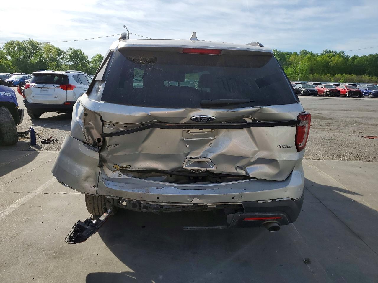 2017 Ford Exlplorer - Image 6