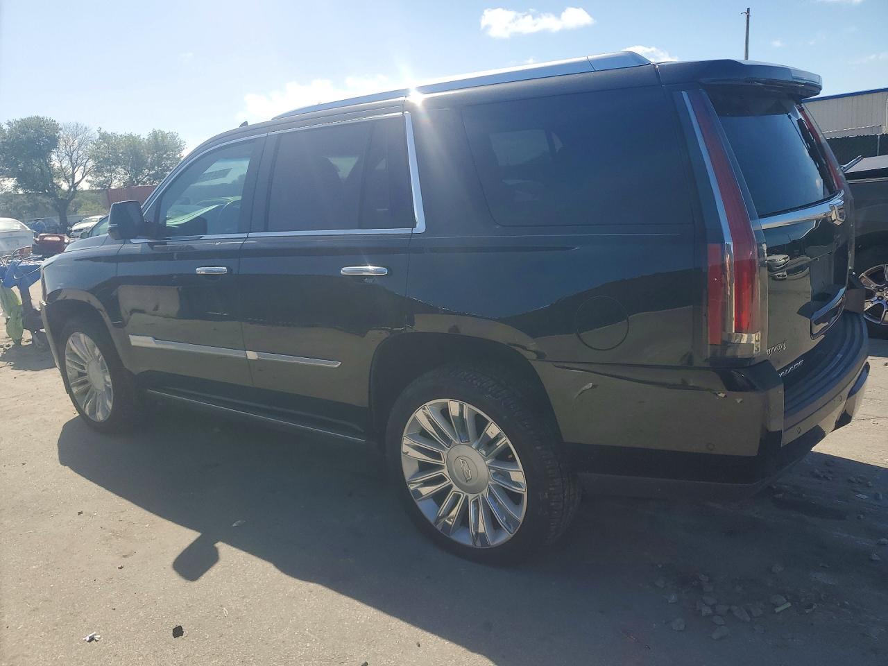 2019 Cadillac Escalade Platinum - Фото 2