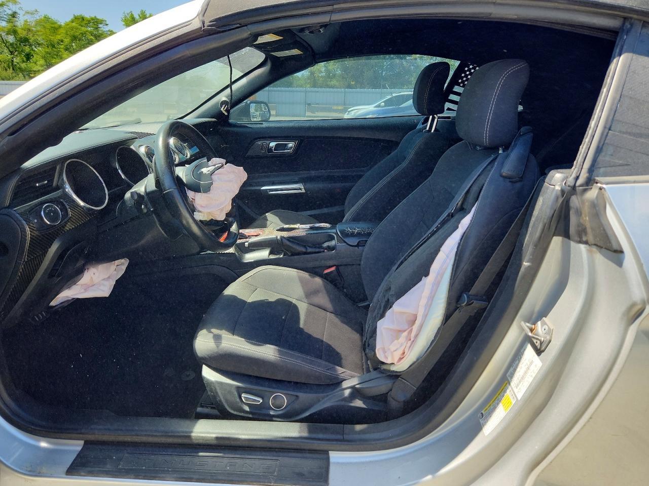 2016 Ford Mustang - Image 7