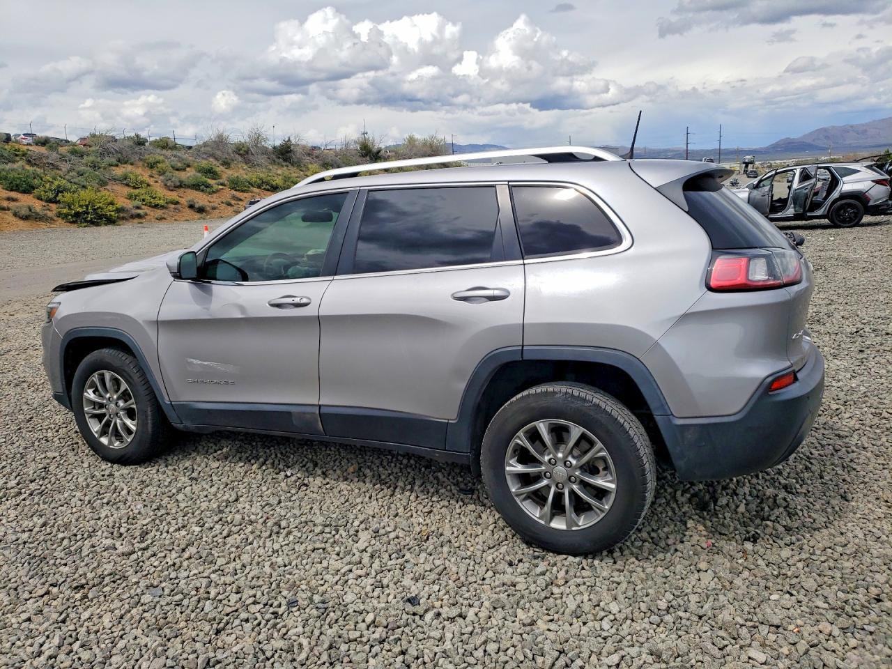 2019 Jeep Cherokee Latitude Plus - Image 2