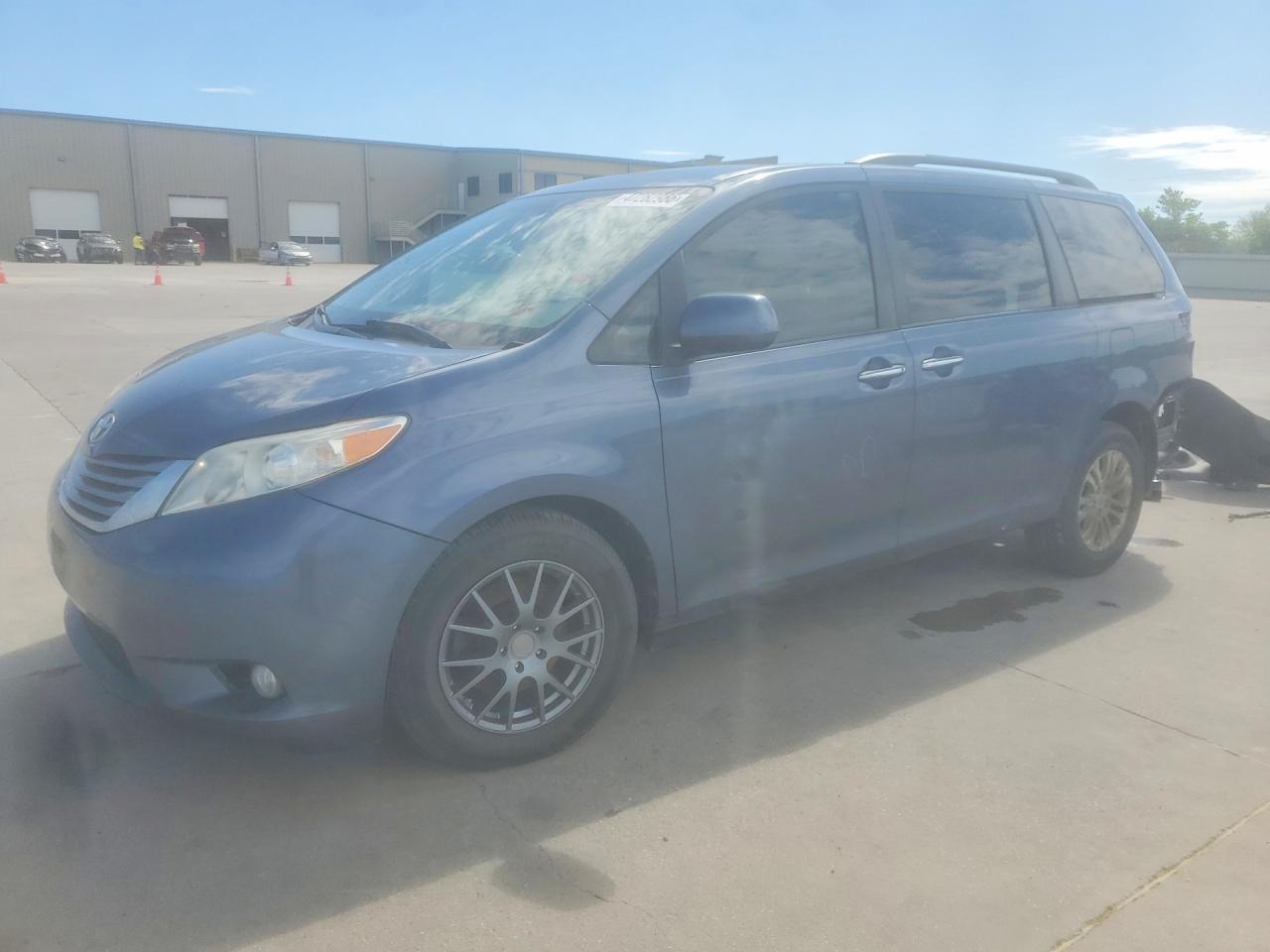 2016 Toyota Sienna Xle 8-Passenger