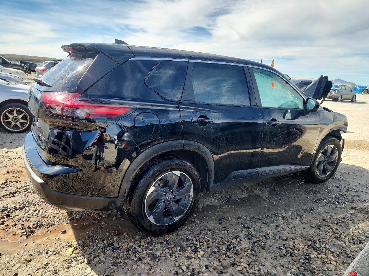 2024 Nissan Rogue Sv - Image 3