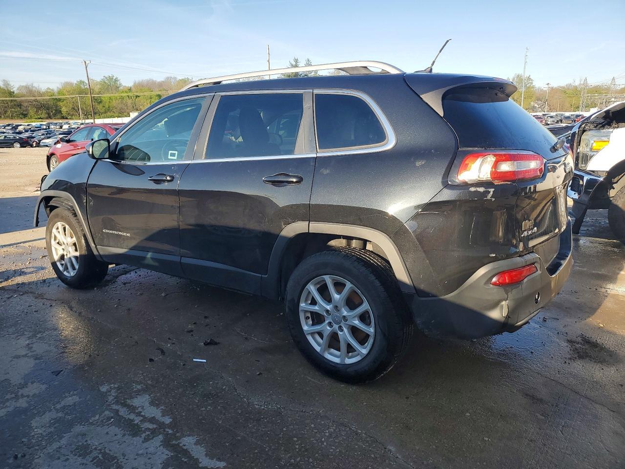 2015 Jeep Cherokee Latitude - Image 2