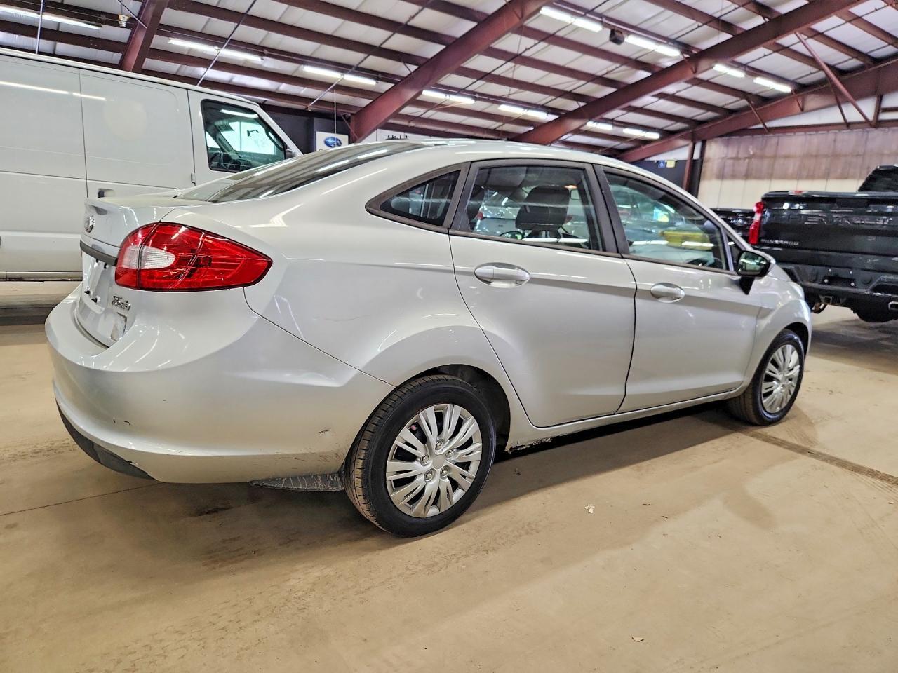 2013 Ford Fiesta S - Фото 3