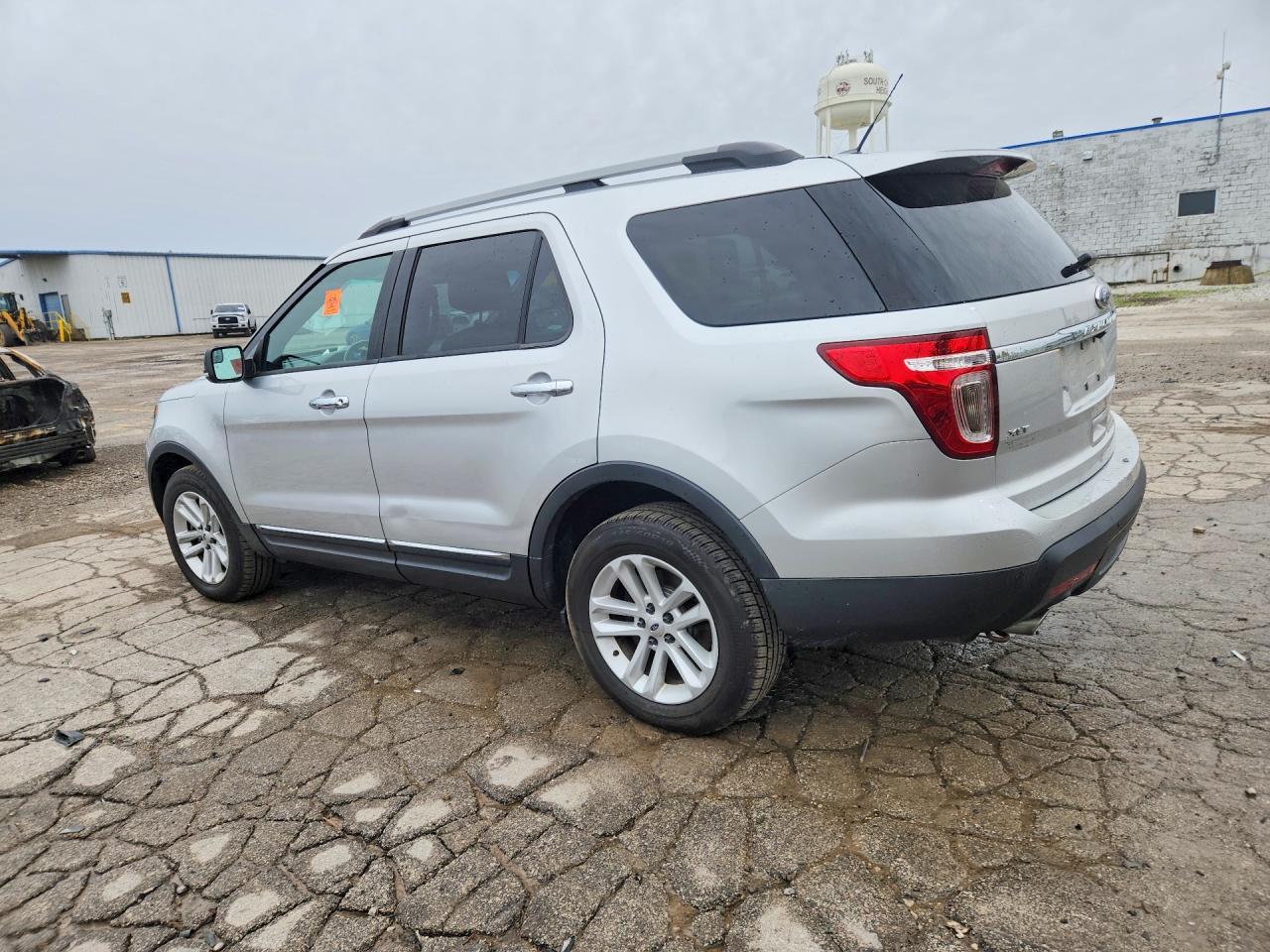 2013 Ford Explorer Xlt - Image 2