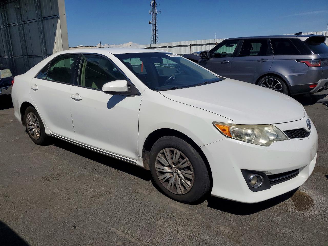 2012 Toyota Camry Le - Image 4