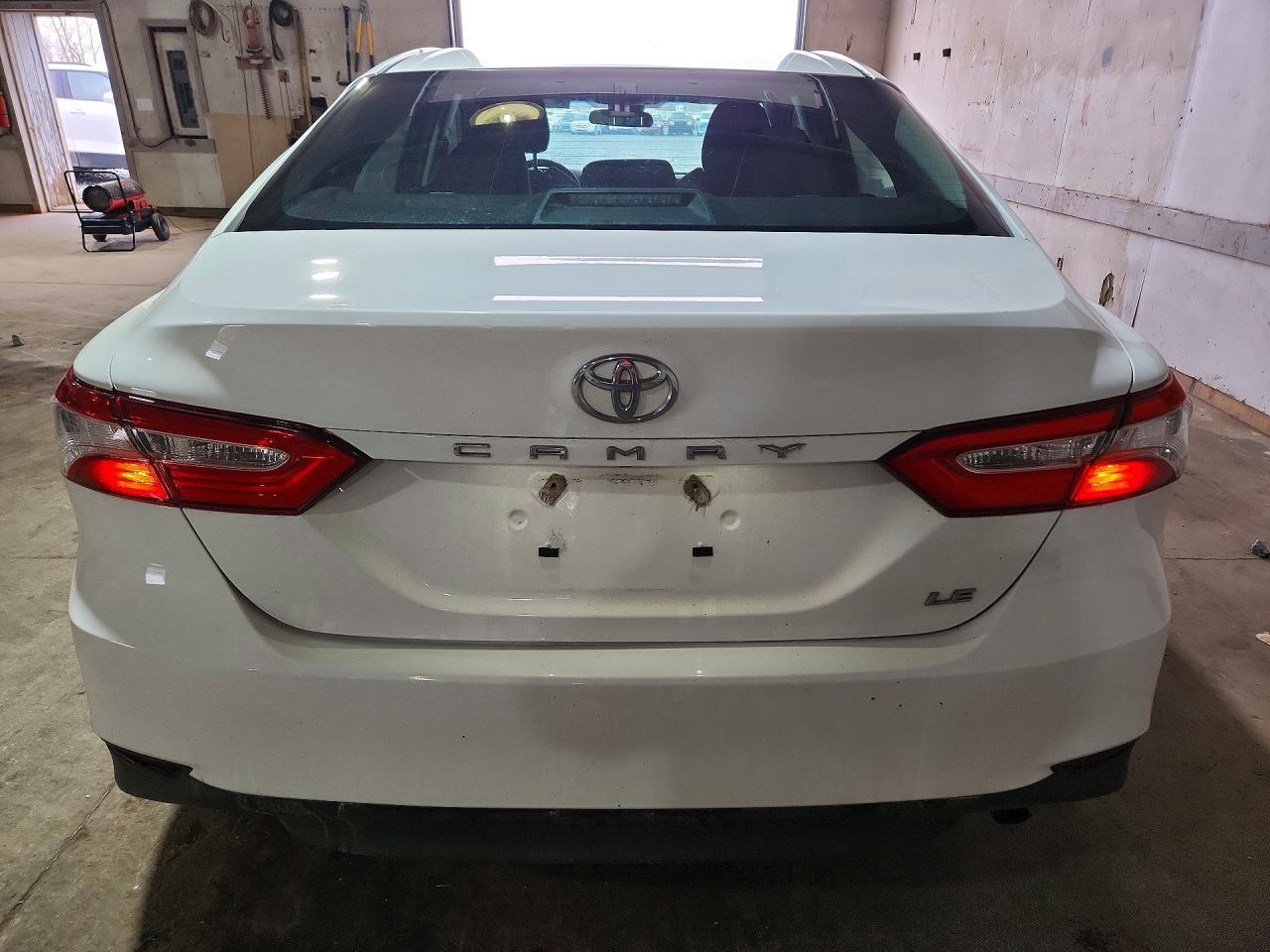 2018 Toyota Camry Le - Фото 6