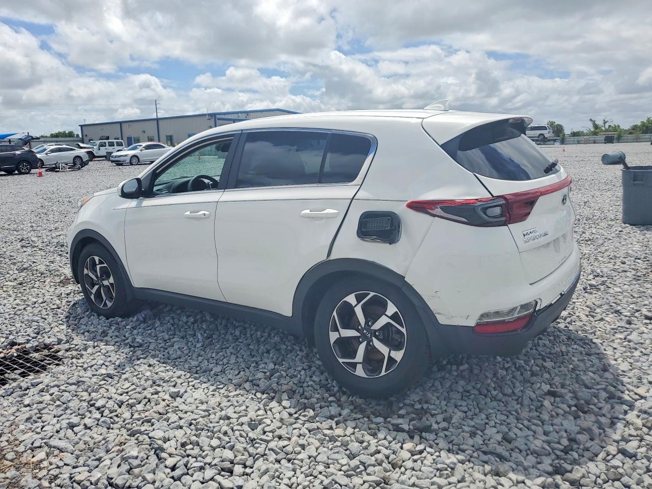 2020 Kia Sportage Lx - Image 2