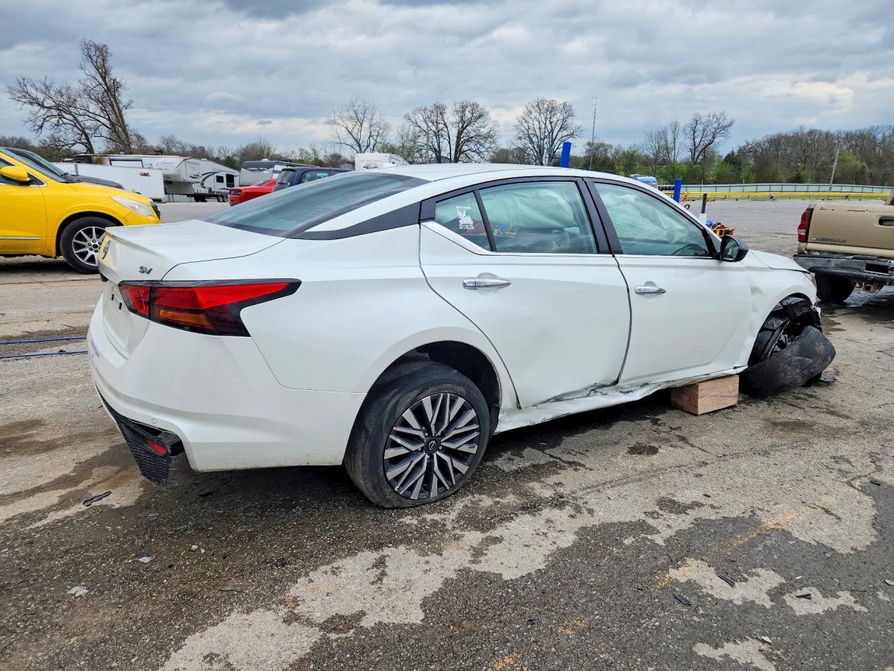 2024 Nissan Altima 2.5 Sv - Image 3