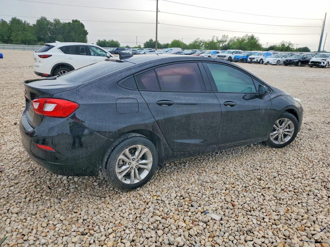 2019 Chevrolet Cruze Ls - Image 3