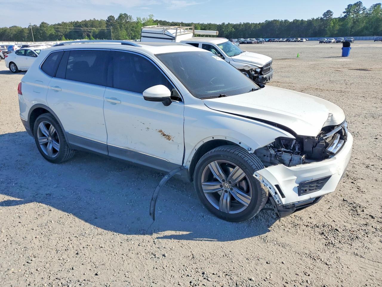 2020 Volkswagen Tiguan Se - Фото 4