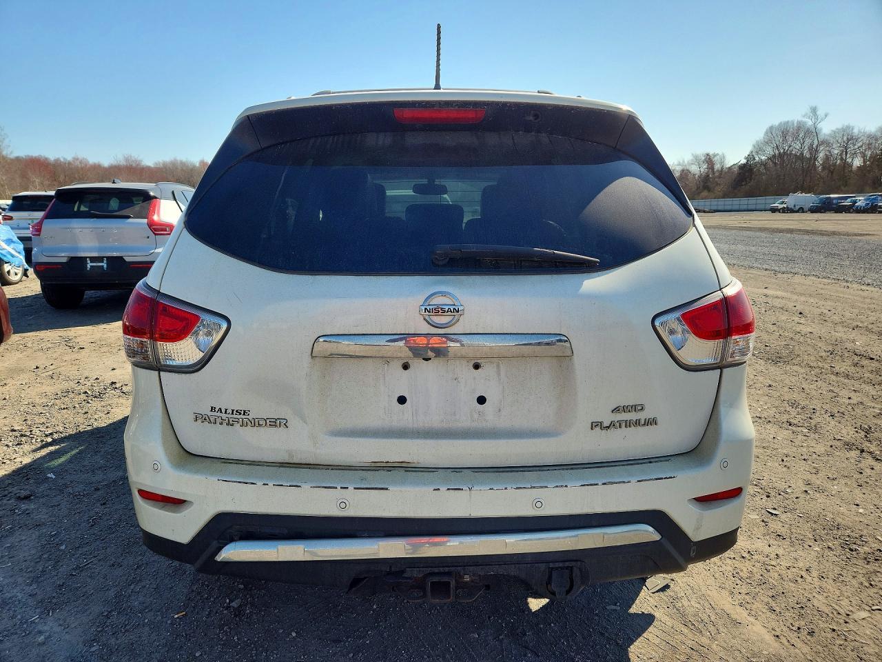 2015 Nissan Pathfinder S - Image 6