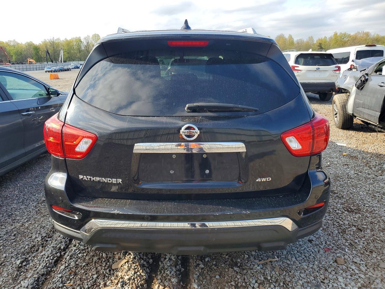 2019 Nissan Pathfinder S - Image 6