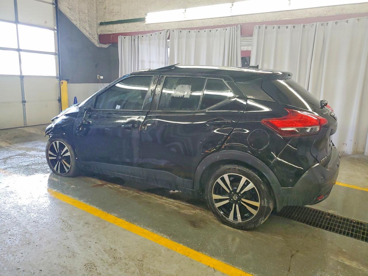 2020 Nissan Kicks Sv - Image 2