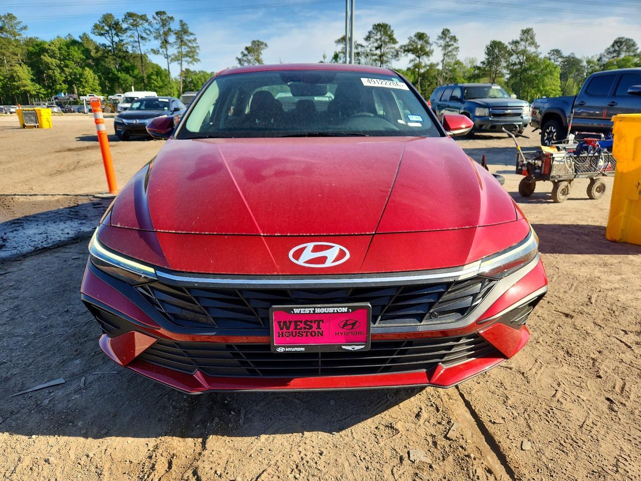 2025 Hyundai Elantra Se - Image 5