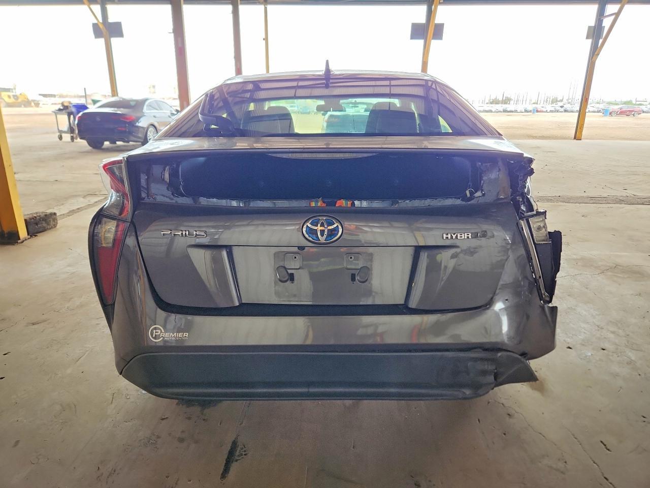 2017 Toyota Prius Two - Фото 6